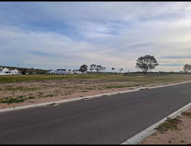 LAND FOR SALE IN BRITANNIA BAY